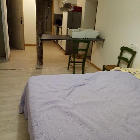studio saint pierre Vic-Fezensac Extérieur photo
